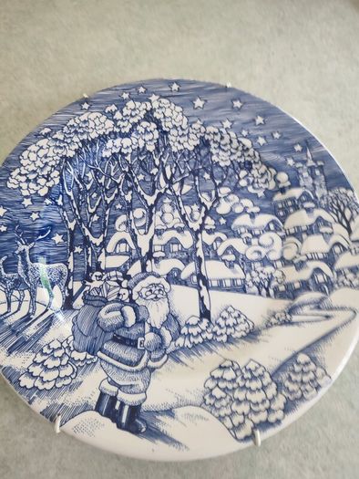 Lovely Blue And White Santa Christmas Hanging Plate