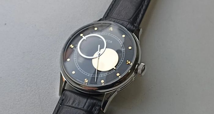 Unique chrono Clock Rocket Copernicus Large Mech