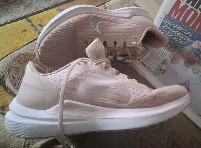 Ladies Nike Winflo 09