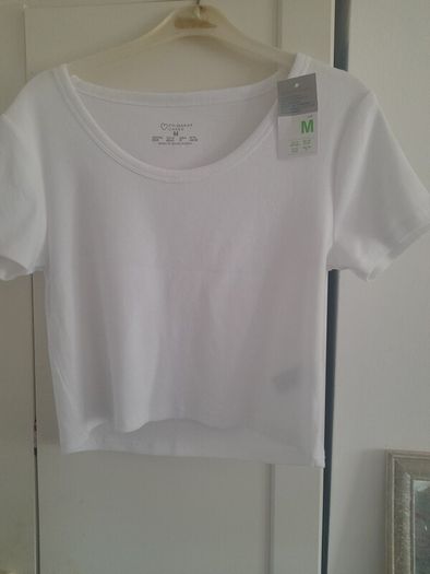 ladies teens short white top new with tags