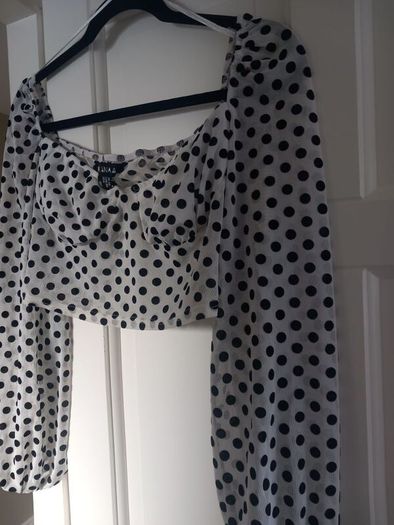 Size 10 White with black polka dot top