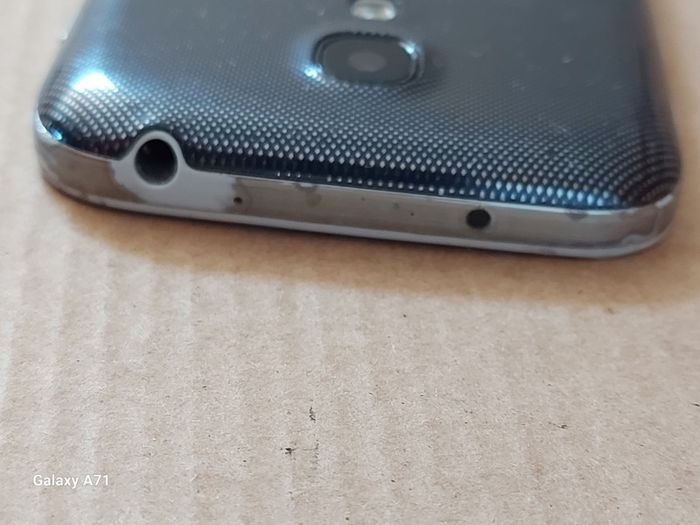 Samsung Galaxy S4 Mini Model GT-I9195, for parts or repair, not powering up