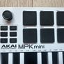 AKAI MPKI Midi Keyboard Mini Image 3