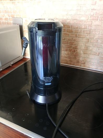 Delonghi Coffee Machine EC685