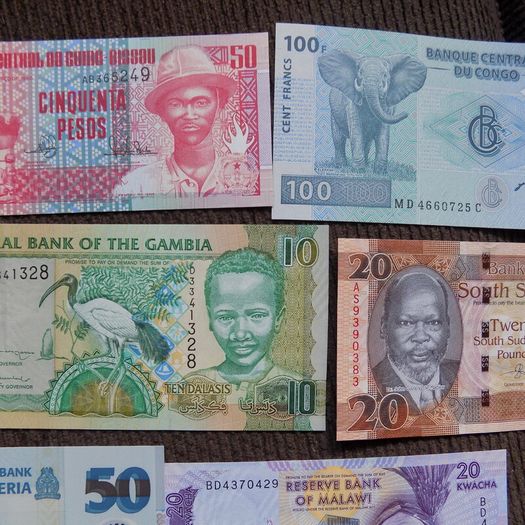 Lot of 8 Uncirculated Banknotes from Africa.No 5.