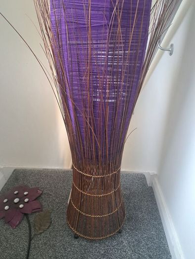 floor lamp+wall decor