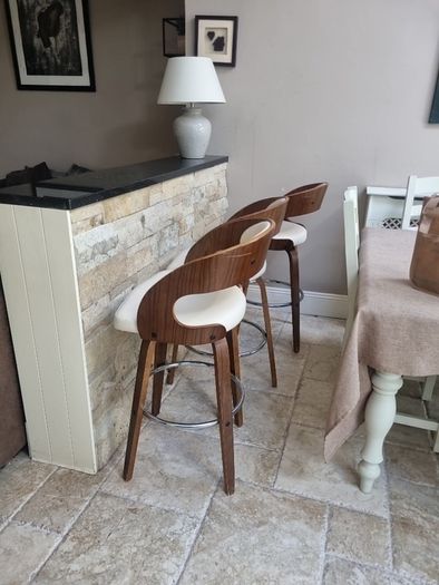 Kitchen high stools