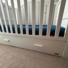 BR Baby Oslo sleigh cotbed