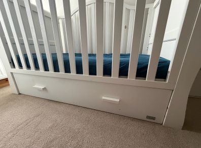 BR Baby Oslo sleigh cotbed