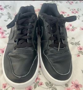 Nike runners size 4