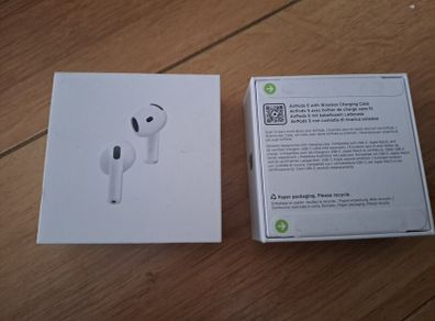 Apple AirPods 5 (wireless charging case)