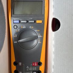 FLUKE 179 True RMS Multimeter