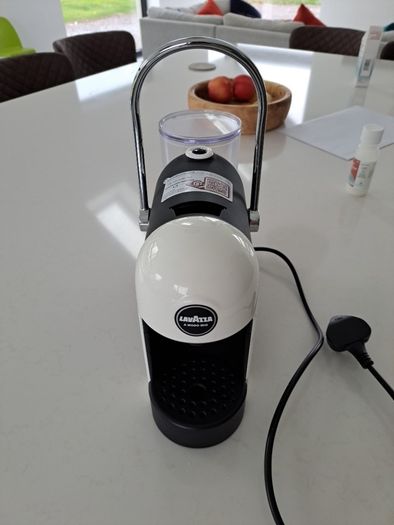 LavAzza Coffee Machine (A Modo Mio)