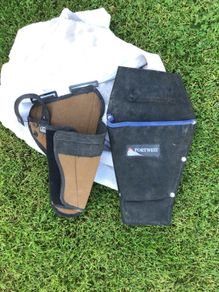 2 pouches for hand tools