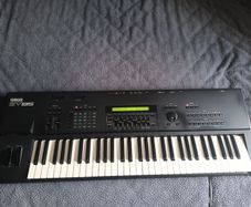 Yamaha Sy85
