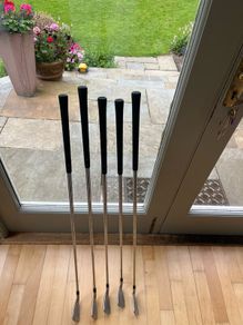 Callaway apex pro 21 irons. ( great condition)