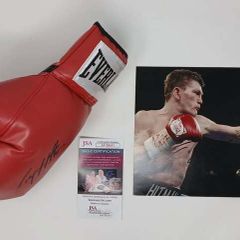 Ricky Hatton Signed Boxing Glove & Photograph