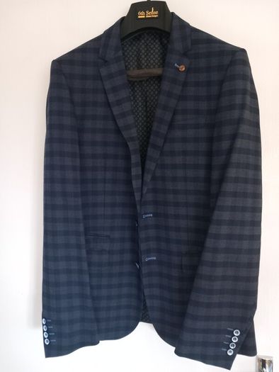 Mens check 3 piece suit reduced to 95  euro