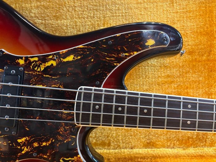 Yamaha SB-55 Sunburst 1970
