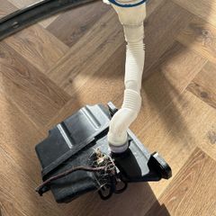 Vw golf mk6 washer bottle with pump , windscreen