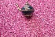 little tea pot