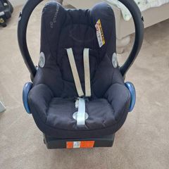 Maxi-cosi seat and EasyBase 2