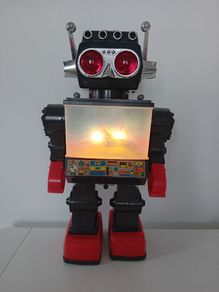Saturn Robot. The 13" Giant Walking Robot With BIG  SCREEN TV And Light-Up Eyes In MINT Condition. 1980's