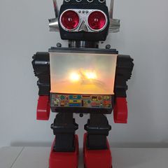 Saturn Robot. The 13" Giant Walking Robot With BIG  SCREEN TV And Light-Up Eyes In MINT Condition. 1980's