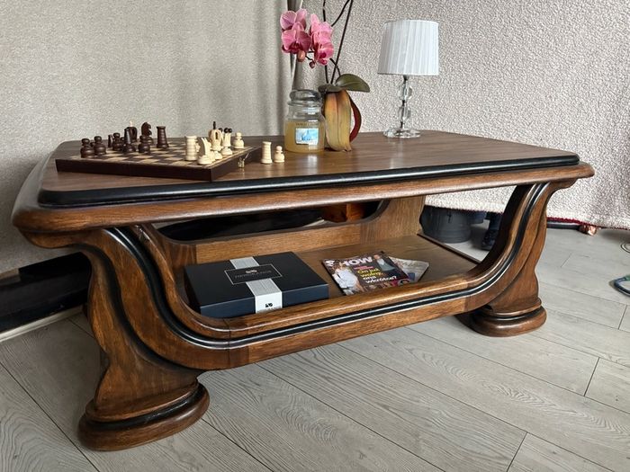 Stunning Vintage Mahogany Regency Coffee Table