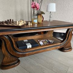 Stunning Vintage Mahogany Regency Coffee Table