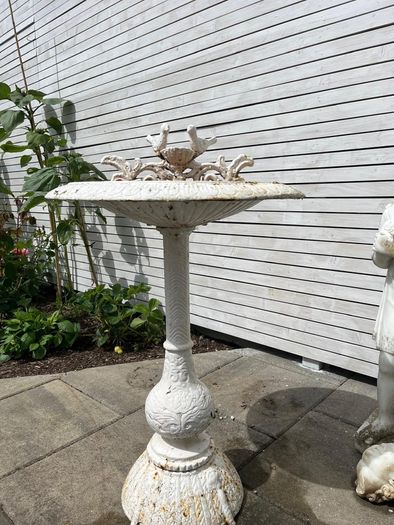 Iron bird bath