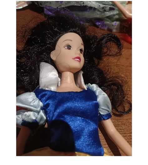 disney sleeping beauty dolls - 2 dolls with extra dress