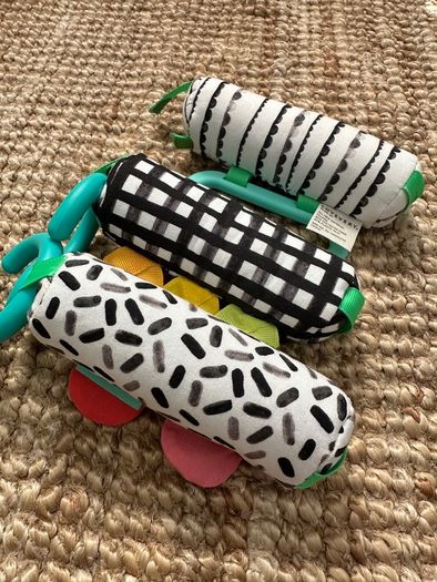 Lovevery The Looker Play kit
