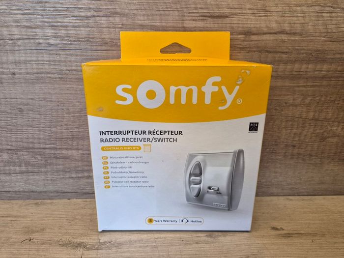 Somfy 2400850 - Centralis UNO RTS | Switch with Integrated RTS Radio Receiver for Roller Shutters