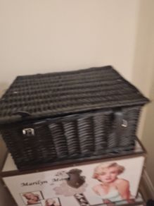 Wicker hamper basket