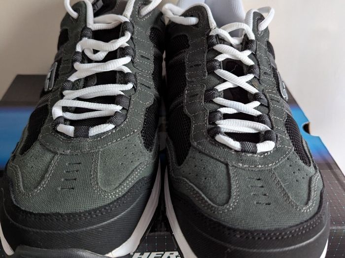 Skechers Trainers (new)
