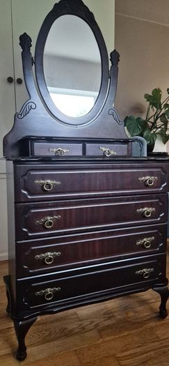 Beautiful Vintage Style Dressing Table / Chest of Drawers with Mirror