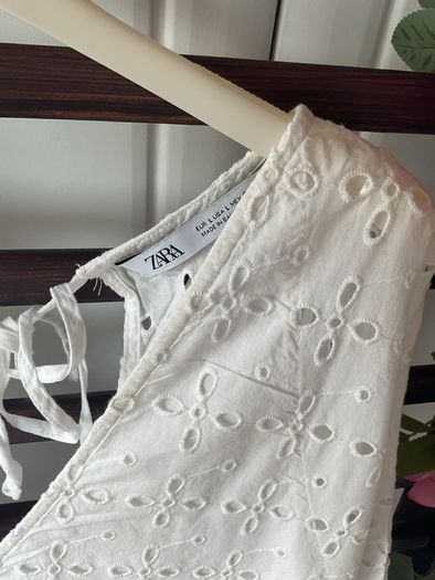 dress Zara white Broderie anglaise dress size large