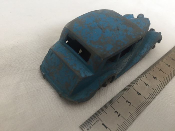 Dinky. 151/40b. Triumph 1800 saloon. c.late 1940s