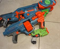 Nerf guns x4