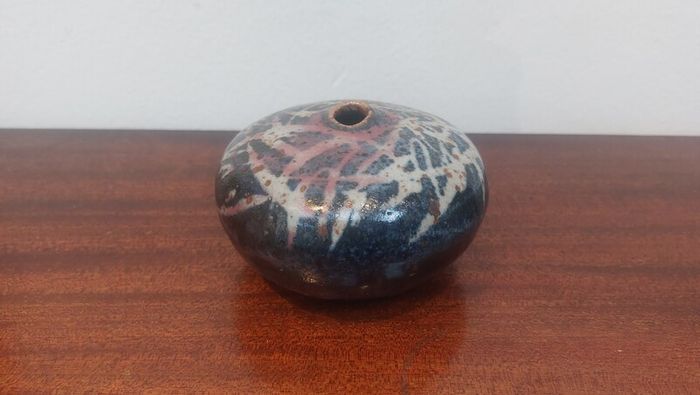 Fabulous Vintage Small Hand-Thrown Art Pottery Pebble Shaped Vase with Lovely Abstract Glaze Pattern in Blacks, Whites, Pinky-Red with Gold Flakes, Hand Made, But Unknown Maker, Circa 1975