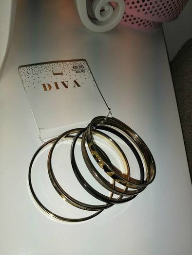 Fab Bangles