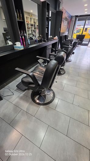 2 barber chairs & 2 chairs