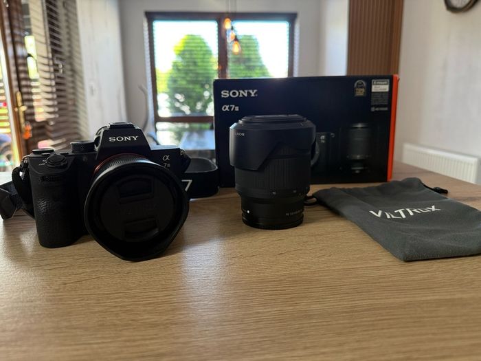 Sony a7III like new condition plus lenses