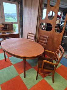 William Lawrence extendable table &6 chairs