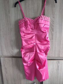 quality dress fits xs s with pearls