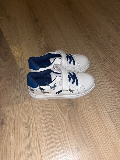 Boys shoes