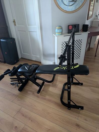 weight bench with weights and bars