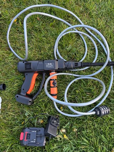 Cordless Pressure washer