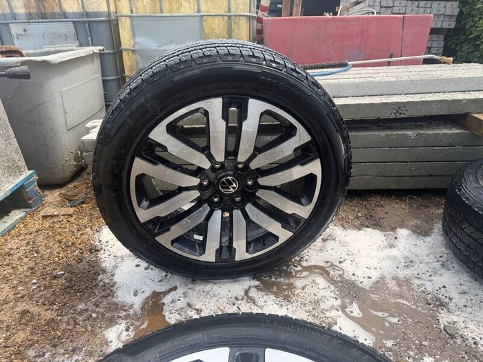 Wheels and tyres